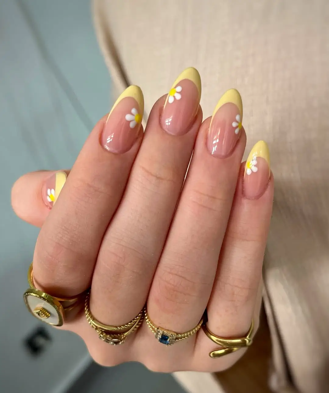 Yellow Daisy French Tips