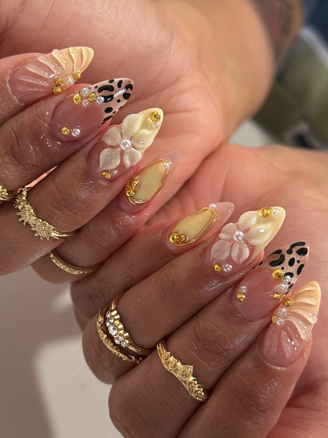 3D Floral and Leopard Pattern Mix