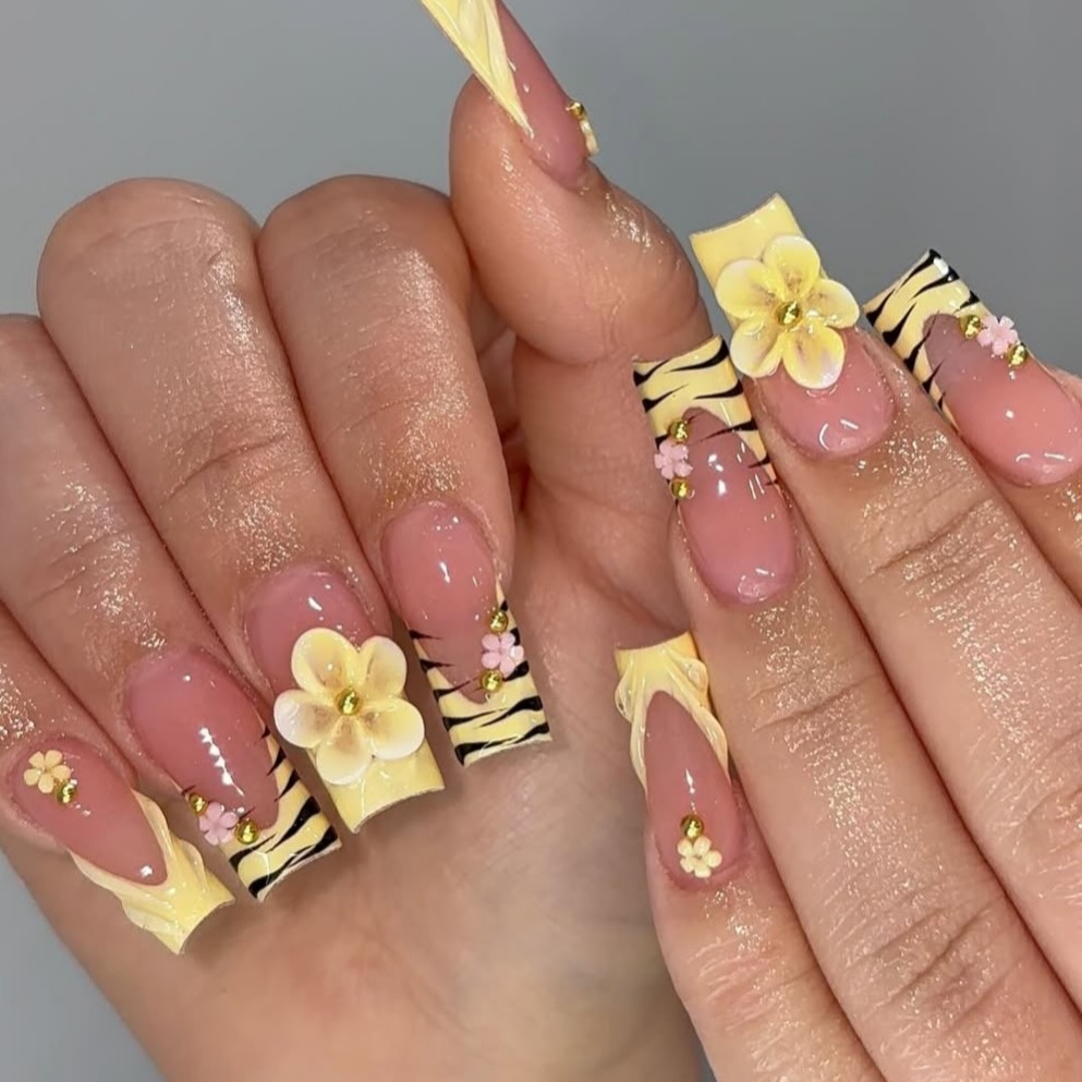 3D Flowers and Yellow Tiger Stripes