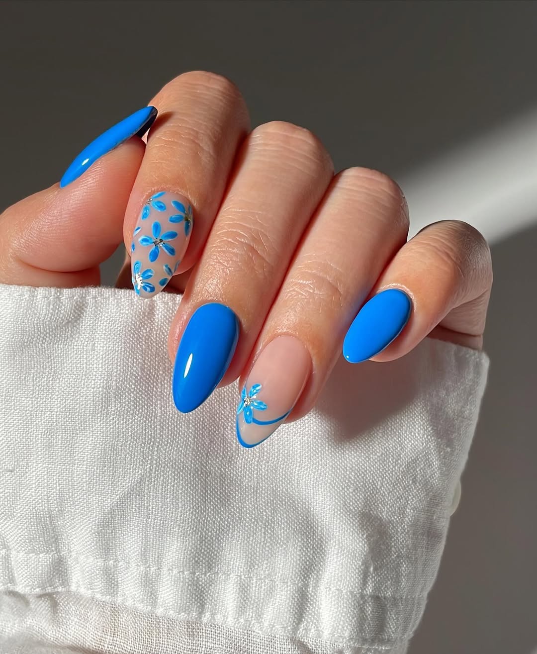 Bright Blue Floral Accent Nails
