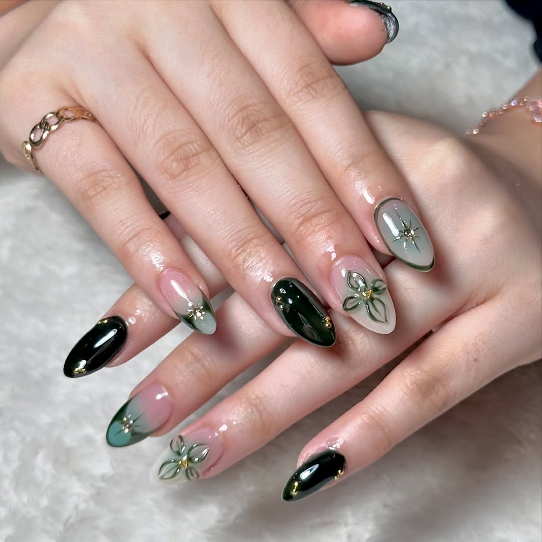 Dark Emerald Floral and Starburst Nails