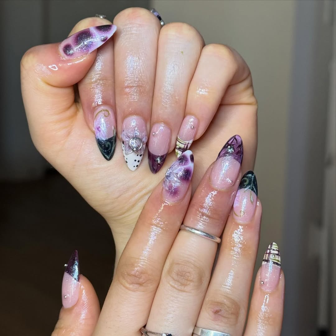 Dark Purple And Black Mixed Patterns