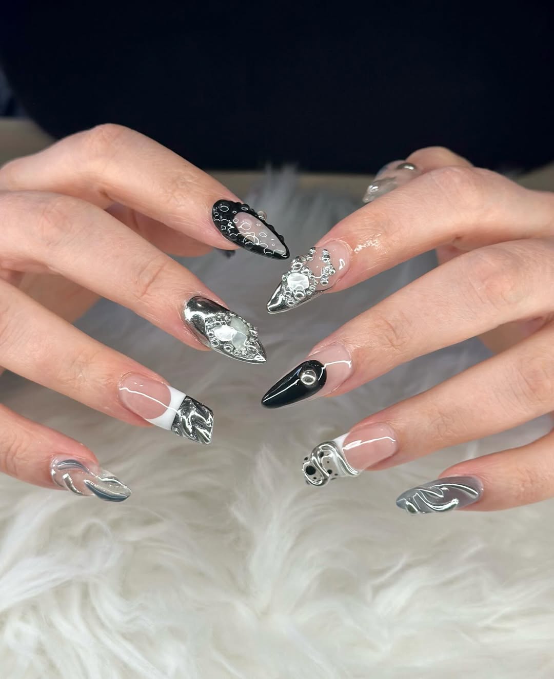 Metallic Abstract Mix With Lipstick Tips
