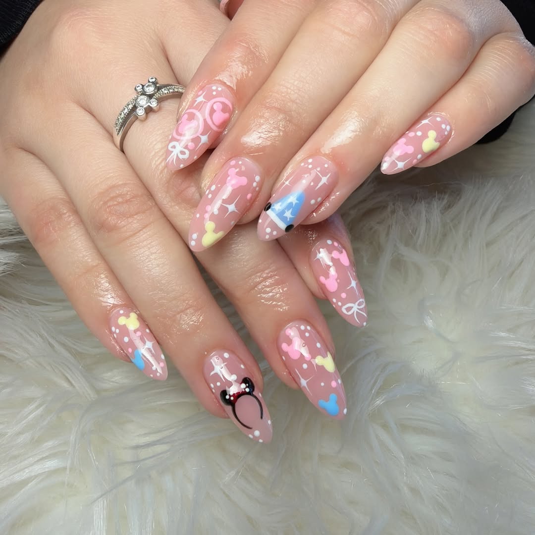Pastel Mouse Silhouette Nails