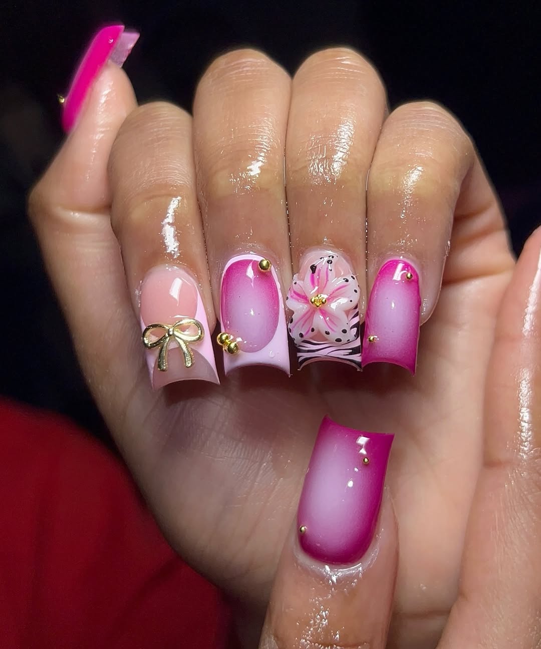 Wide Square Gradient and Bow Design